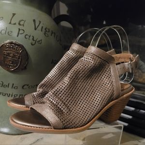 NWOT...Super Comfortable Sofft Sandals size 7.5